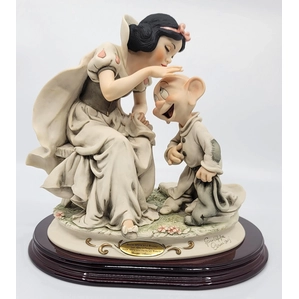 Giuseppe Armani-Snow White Kissing Dopey
